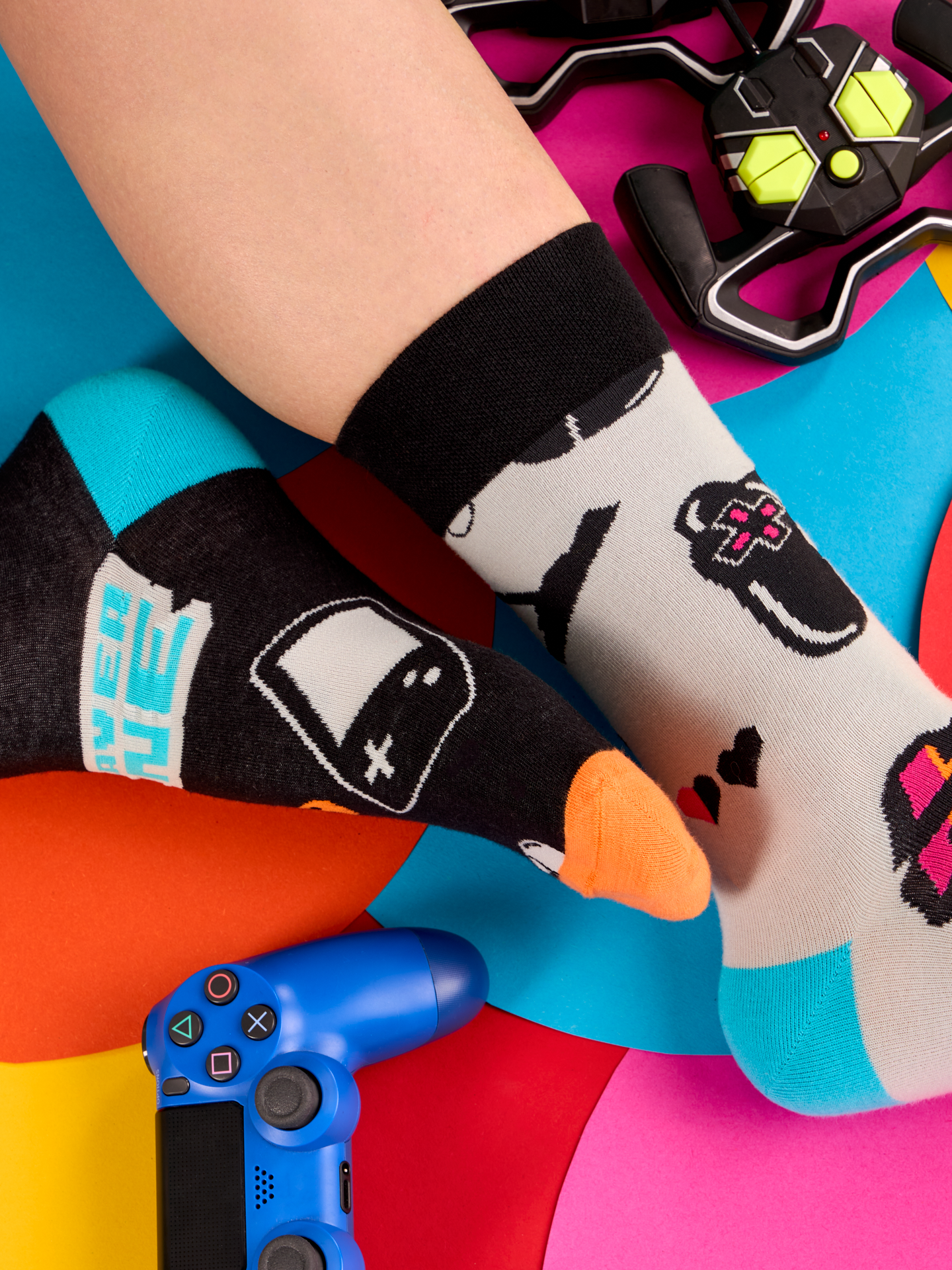 regular-socks-gamer-de/debf72b5e07a1b0f3bfdbe57e185a8fe61761b48
