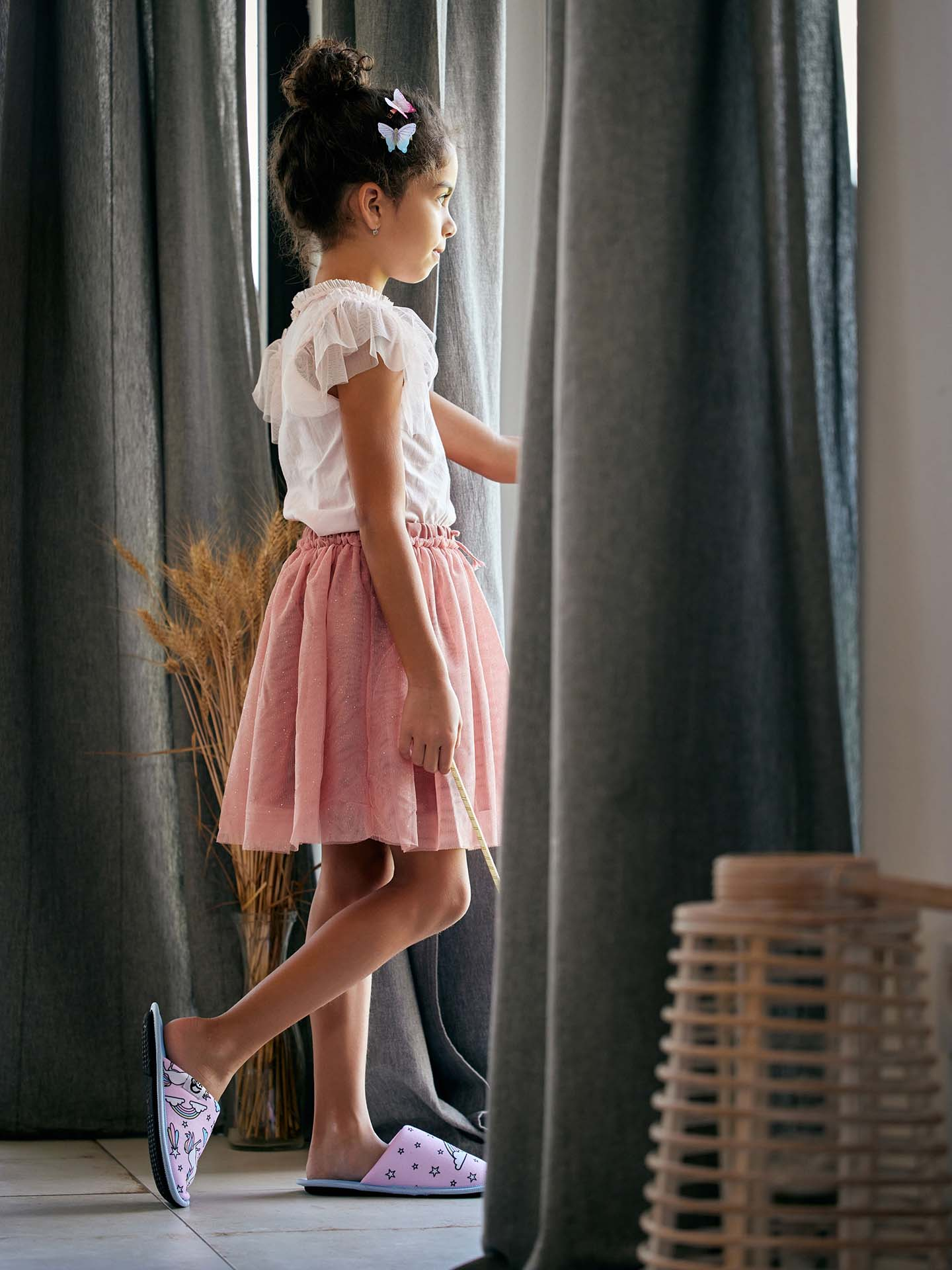 kids-slippers-rainbow-unicorn-e3/e3f418f8cc7b3914835e5aab52a17b119b813405