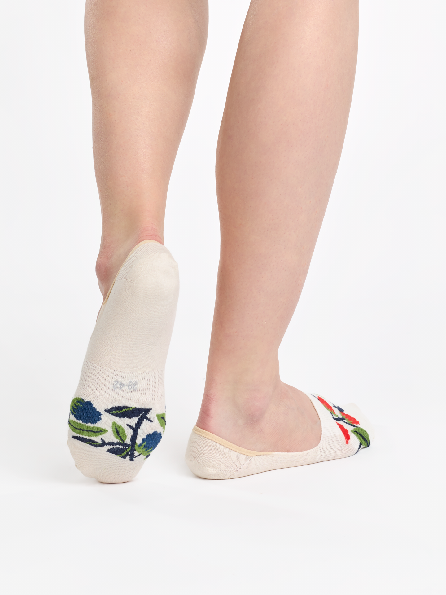 no-show-socks-raspberries-28/2872426f2fdcd3596233ccae0ac28535d562da4a