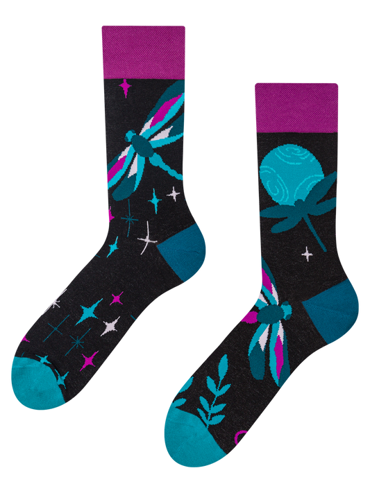 regular-socks-dragonflies-at-night-d2/d25e3d89f0df7b3e4f7badf198d4cb26f7a88e50
