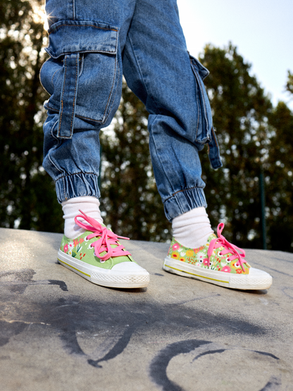 kids-canvas-shoes-flower-garden-4f/4f1a7f728cee3d239beb94416fdd129fe49cf2ec