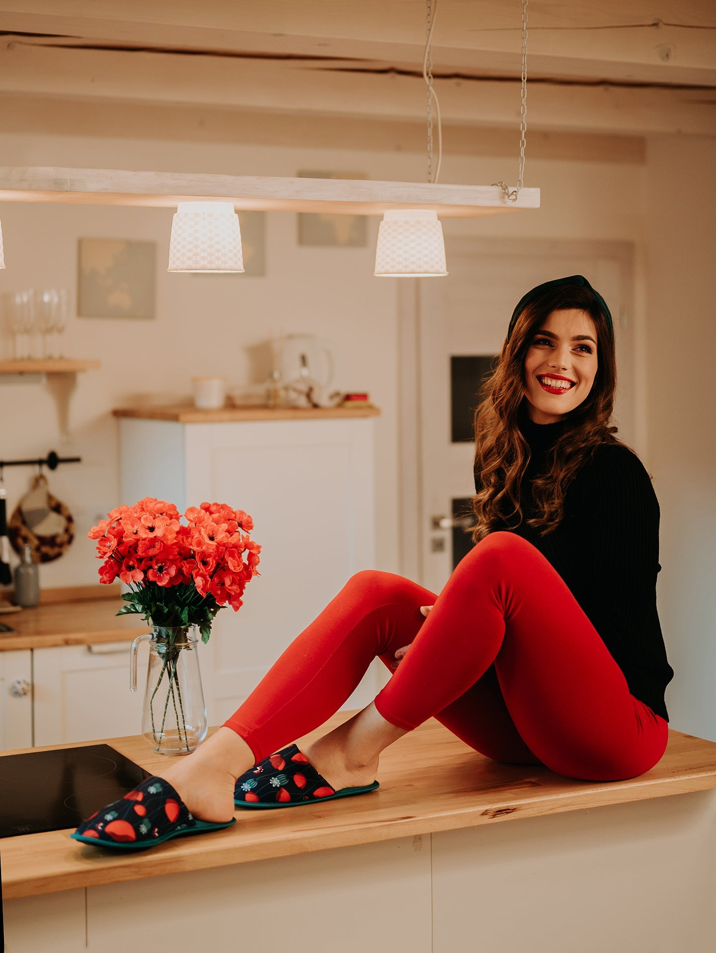 slippers-ladybugs-poppy-flowers-51/518f949bcedc733545d39bf05933d800ec43d971