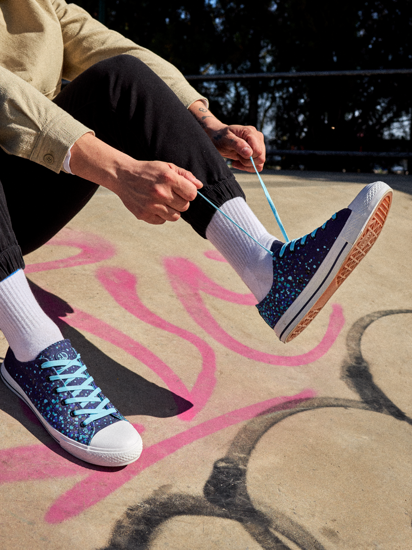 canvas-shoes-raindrops-c9/c9521cdb123e9e4e2c9111c1736fd0b739e3e46a