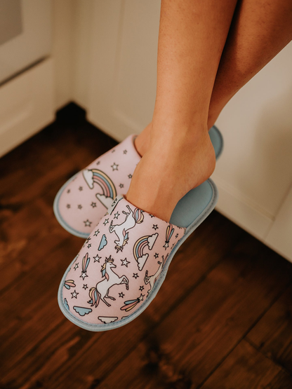 slippers-rainbow-unicorn-30/30b3cadd9d178af5804abdbb671a0501091b2dbc