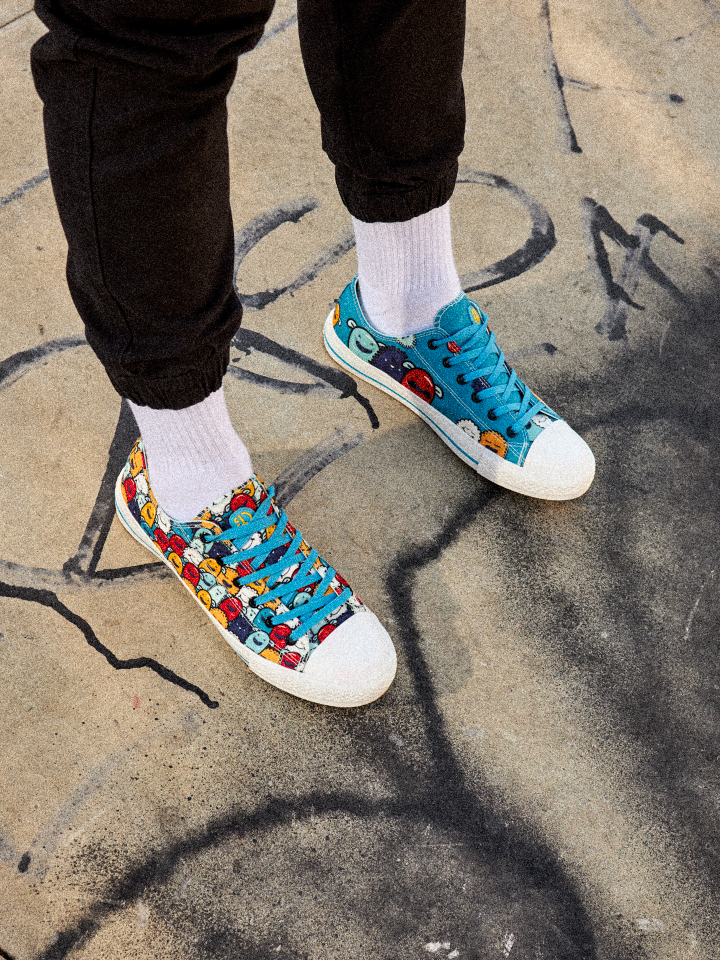 canvas-shoes-funny-monsters-ea/ea955e616fa1dd74d90d27e0aabb59f9e9664ea2