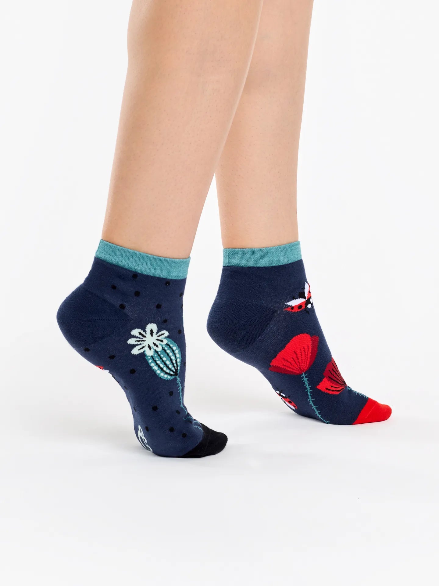 ankle-socks-ladybugs-poppy-flowers-fc/fcde4715baff472dbcc421e25b0f3a14b7859225